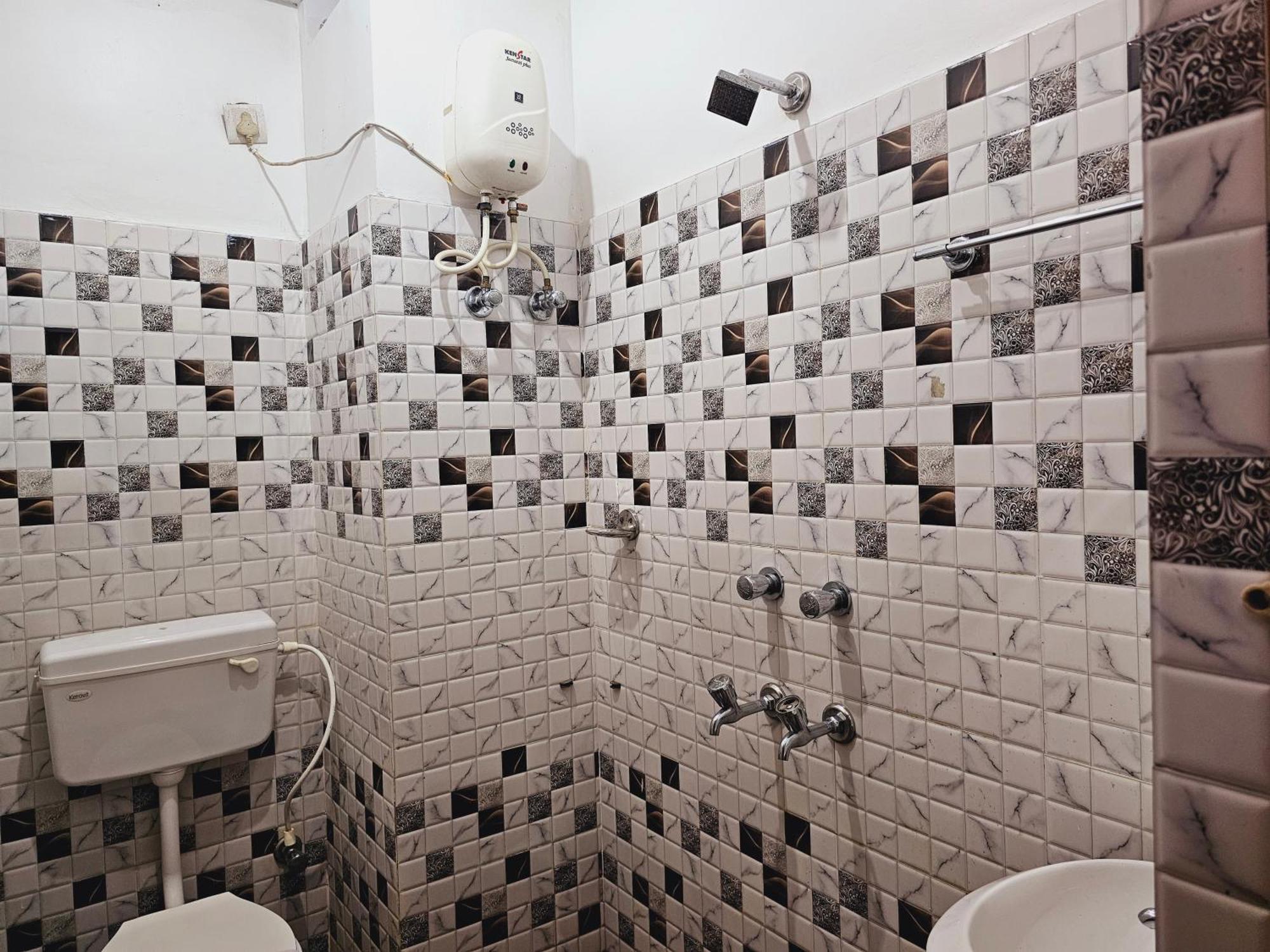 Bay Inn Пури Экстерьер фото